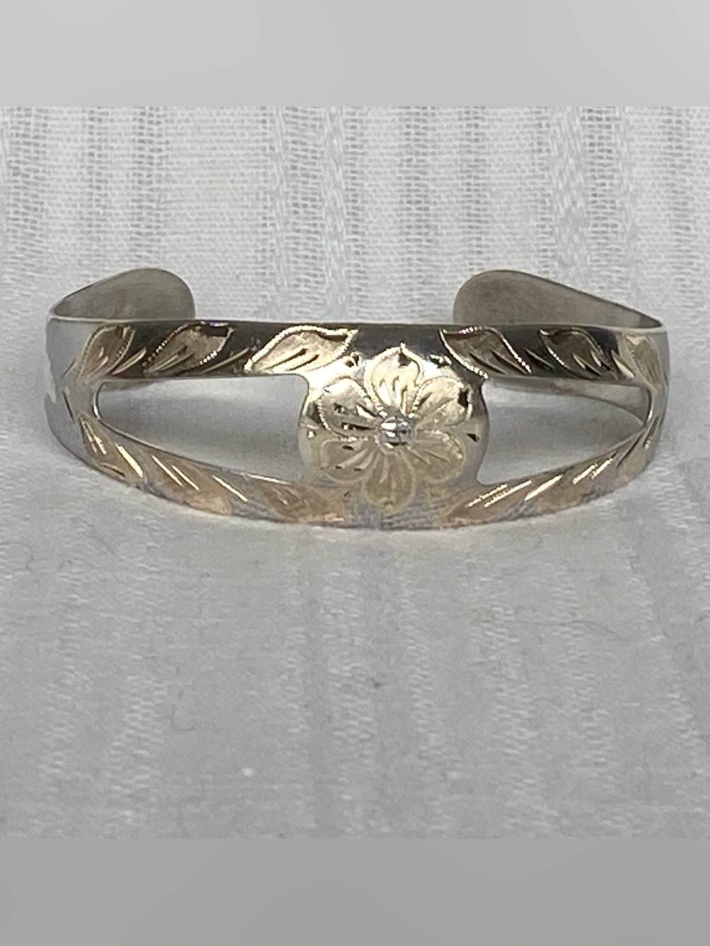 VTG Italian 925 Sterling Silver Floral Cuff Bracelet MultiTone Gold Accent 9.32g